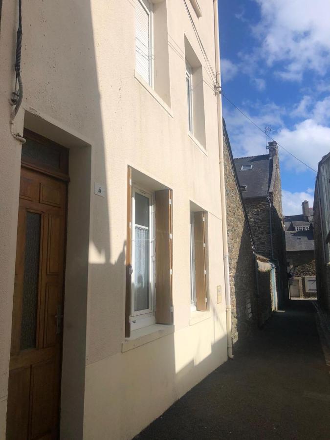 Appartement Rue Nationale - Port De La Houle Cancale Exterior photo