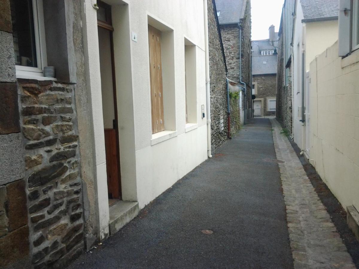 Appartement Rue Nationale - Port De La Houle Cancale Exterior photo